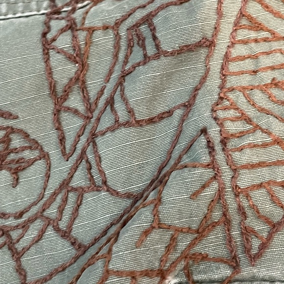 OOAK Army Green Capris With Polynesian Motif Embroidery & Paint Splatters - Picture 8 of 16